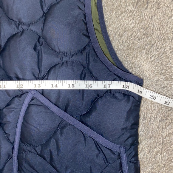 J.Crew Quilted Excursion Vest - Picture 3 of 6